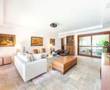 Sobrado com 4 Quartos à venda, 480m² no Jardim Guedala, São Paulo
