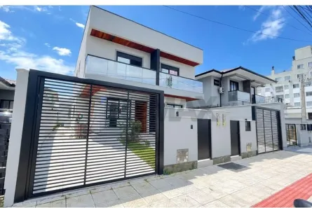 Sobrado com 3 Quartos à venda, 127m² no Nova Palhoça, Palhoça