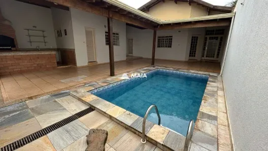 Casa com 4 Quartos à venda, 241m² no Conjunto Umuarama, Uberaba
