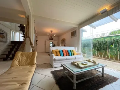 Casa com 3 Quartos à venda, 95m² no Loteamento Triangulo de Buzios, Armação dos Búzios