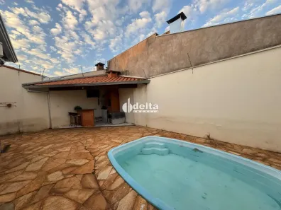 Casa com 3 Quartos à venda, 127m² no Granada, Uberlândia