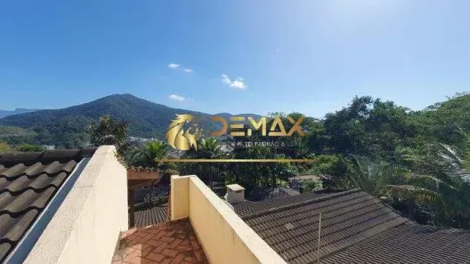 Sobrado com 5 Quartos à venda, 300m² no Toninhas, Ubatuba