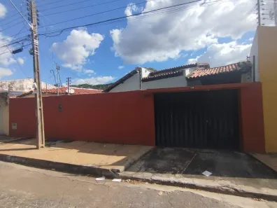 Casa com 3 Quartos para alugar, 120m² no Acarape, Teresina