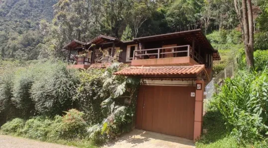 Casa com 3 Quartos à venda, 1300m² no Retiro, Petrópolis
