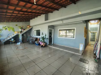 Casa com 3 Quartos à venda, 160m² no Recanto das Emas, Brasília