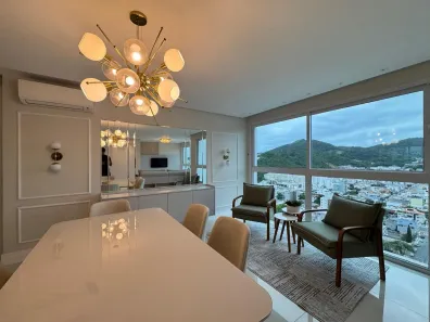 Apartamento com 4 Quartos para alugar, 130m² no Centro, Balneário Camboriú