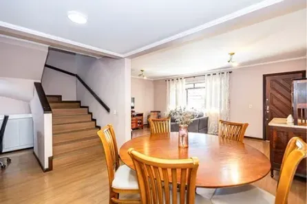 Sobrado com 3 Quartos à venda, 206m² no Água Verde, Curitiba