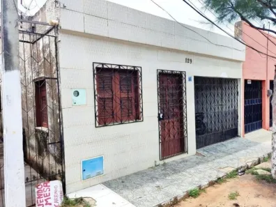 Casa com 2 Quartos à venda, 400m² no Centro, Itapajé