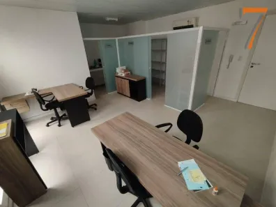Sala Comercial para alugar, 32m² no Capoeiras, Florianópolis