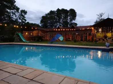 Fazenda/Sítio com 3 Quartos para alugar, 10m² no Chácara Itamarati, Caçapava