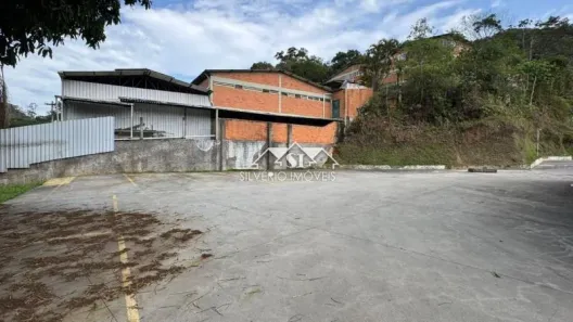 Galpão/Depósito/Armazém para alugar, 302m² no Duarte Silveira, Petrópolis