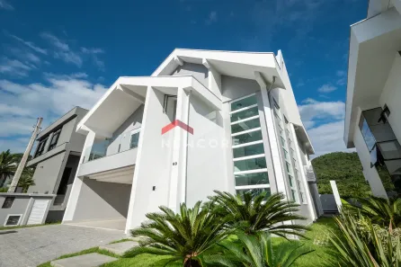 Casa com 5 Quartos à venda, 400m² no Ariribá, Balneário Camboriú