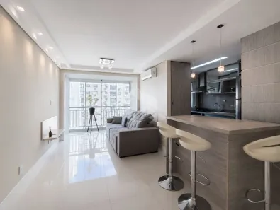 Apartamento com 2 Quartos para alugar, 68m² no Passo da Areia, Porto Alegre
