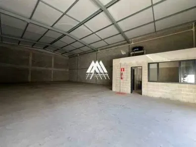 Galpão/Depósito/Armazém para alugar, 280m² no Universitário, Itaúna