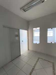 Prédio Comercial para alugar, 49m² no Zona 04, Maringá