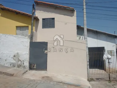 Casa com 2 Quartos para alugar, 50m² no Centro, Jacareí