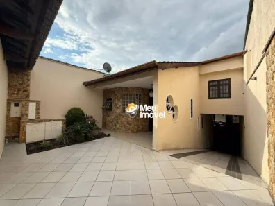Sobrado com 4 Quartos à venda, 313m² no Sítio Morro Grande, São Paulo