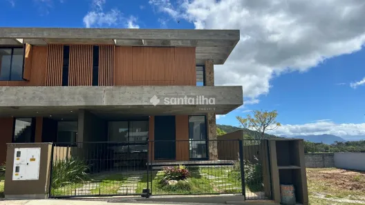 Casa com 3 Quartos à venda, 208m² no Carianos, Florianópolis