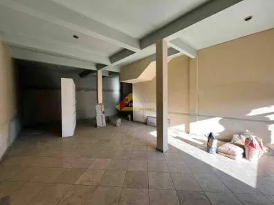 Ponto Comercial para alugar, 81m² no Pacaembu, Divinópolis