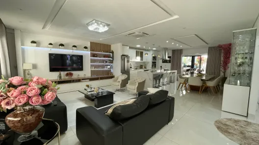 Casa com 3 Quartos à venda, 300m² no Jardim Tropical, Cuiabá