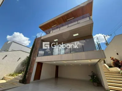 Casa com 3 Quartos à venda, 400m² no Ibituruna, Montes Claros