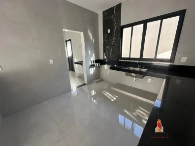Casa com 3 Quartos à venda, 133m² no Laranjeiras, Uberlândia