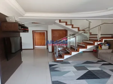 Sobrado com 4 Quartos à venda, 276m² no Vila Aprazível, Jacareí