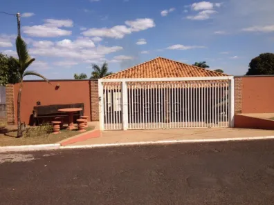 Fazenda/Sítio com 4 Quartos à venda, 160m² no , Fronteira