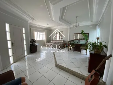 Casa com 3 Quartos à venda, 220m² no Santa Mônica, Uberlândia