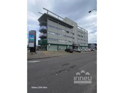 Sala Comercial para alugar, 179m² no Aventureiro, Joinville