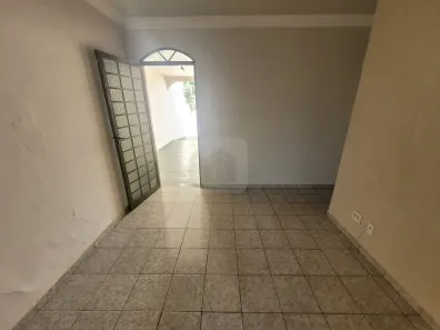 Casa com 4 Quartos para alugar, 160m² no Nossa Senhora das Graças, Uberlândia