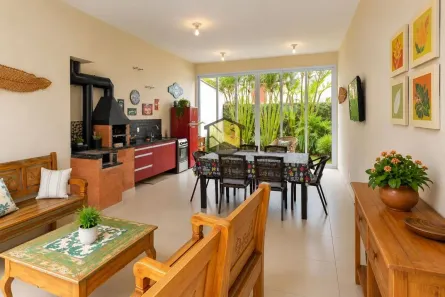 Casa com 3 Quartos para alugar, 160m² no Parque Jambeiro, Campinas