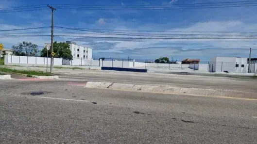 Lote/Terreno com 1 Quarto para alugar, 3800m² no Parque Califórnia, Campos dos Goytacazes
