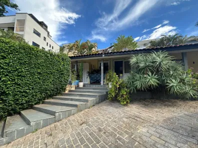 Casa de Condomínio com 3 Quartos à venda, 258m² no São Paulo II, Cotia