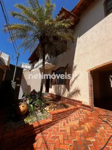 Casa com 3 Quartos à venda, 119m² no Santa Amélia, Belo Horizonte