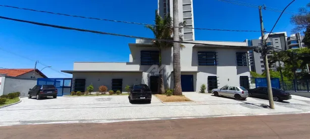 Imóvel Comercial com 3 Quartos para alugar, 900m² no Nova Campinas, Campinas