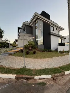 Casa de Condomínio com 3 Quartos à venda, 219m² no Cézar de Souza, Mogi das Cruzes