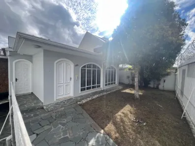 Casa com 3 Quartos à venda, 223m² no Guabirotuba, Curitiba