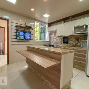 Casa com 3 Quartos à venda, 200m² no Olaria, Rio de Janeiro