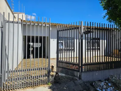 Casa com 3 Quartos à venda, 135m² no Conjunto Café, Londrina