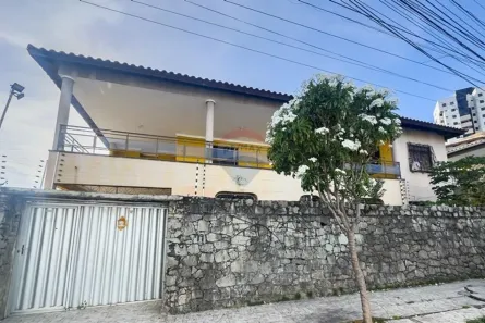 Casa com 7 Quartos à venda, 420m² no Fátima, Fortaleza