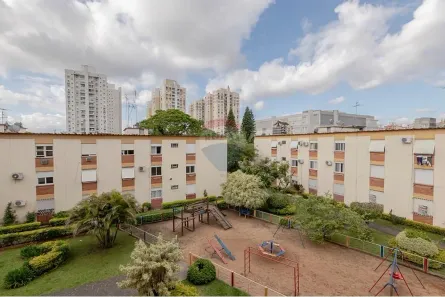 Apartamento com 2 Quartos à venda, 47m² no Passo da Areia, Porto Alegre