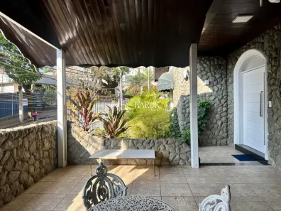 Casa com 5 Quartos para venda ou aluguel, 187m² no Bom Pastor, Juiz de Fora