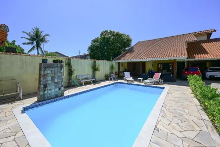 Sobrado com 5 Quartos à venda, 270m² no Bal Stella Maris, Peruíbe