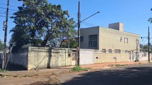 Casa com 3 Quartos à venda, 195m² no Vila Carvalho, Campo Grande