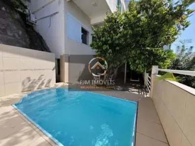 Casa de Condomínio com 4 Quartos à venda, 300m² no Charitas, Niterói