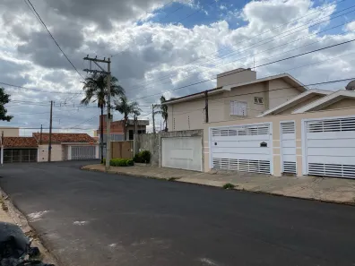 Sobrado com 3 Quartos à venda, 372m² no Vila Brasília, São Carlos