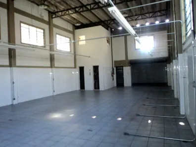 Galpão/Depósito/Armazém para venda ou aluguel, 226m² no Jardim Central, Cotia