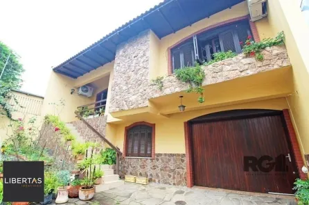 Casa com 3 Quartos para alugar, 154m² no Passo da Areia, Porto Alegre