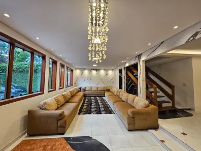Sobrado com 3 Quartos para alugar, 770m² no Interlagos, São Paulo